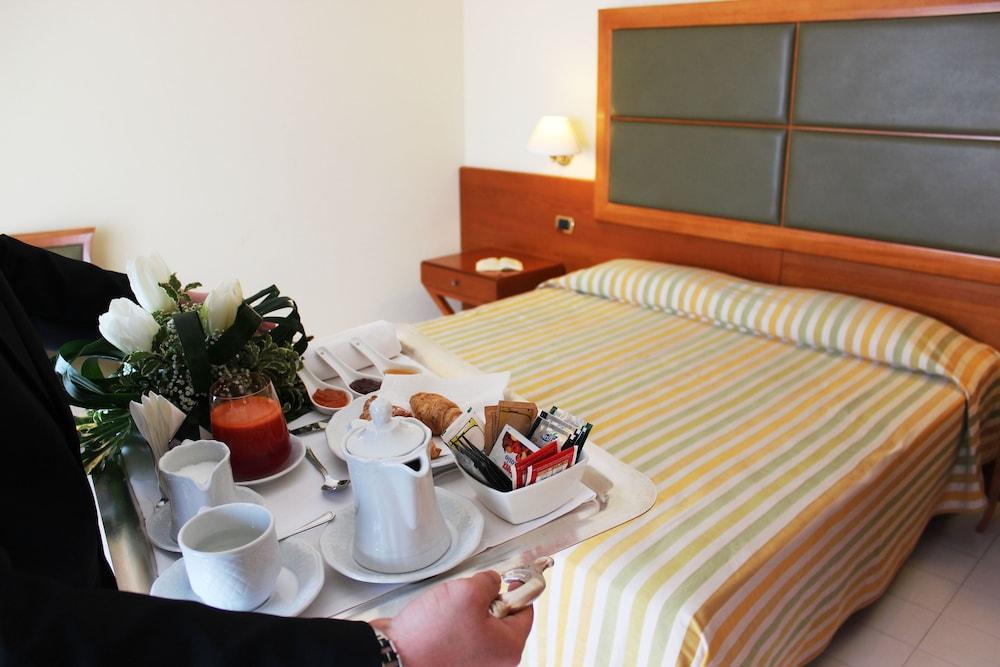 Grand Hotel Don Juan Giulianova Eksteriør bilde