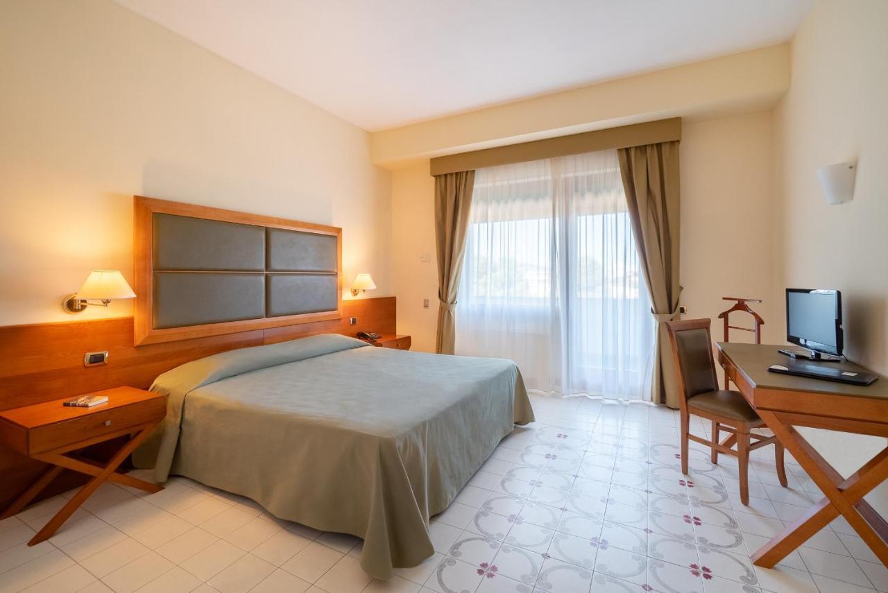 Grand Hotel Don Juan Giulianova Eksteriør bilde