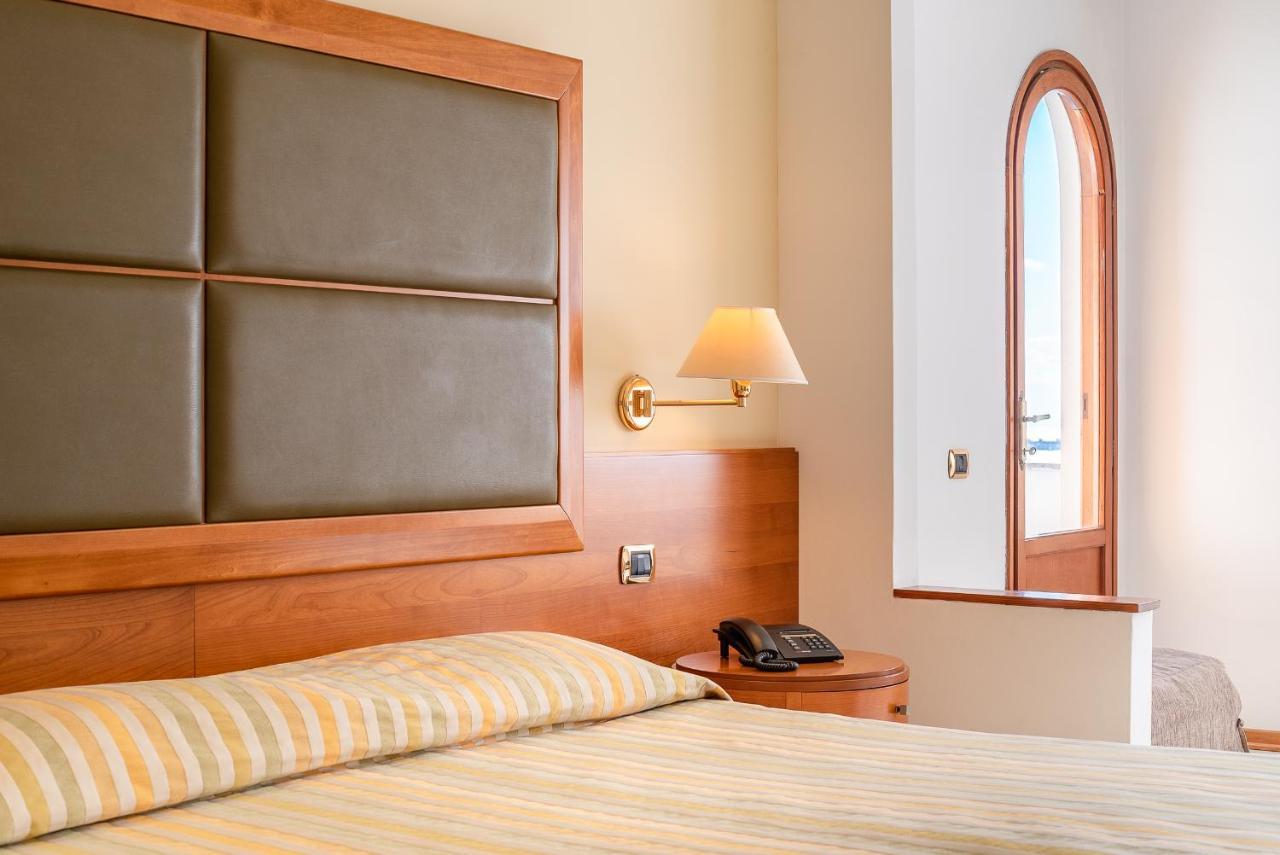 Grand Hotel Don Juan Giulianova Eksteriør bilde