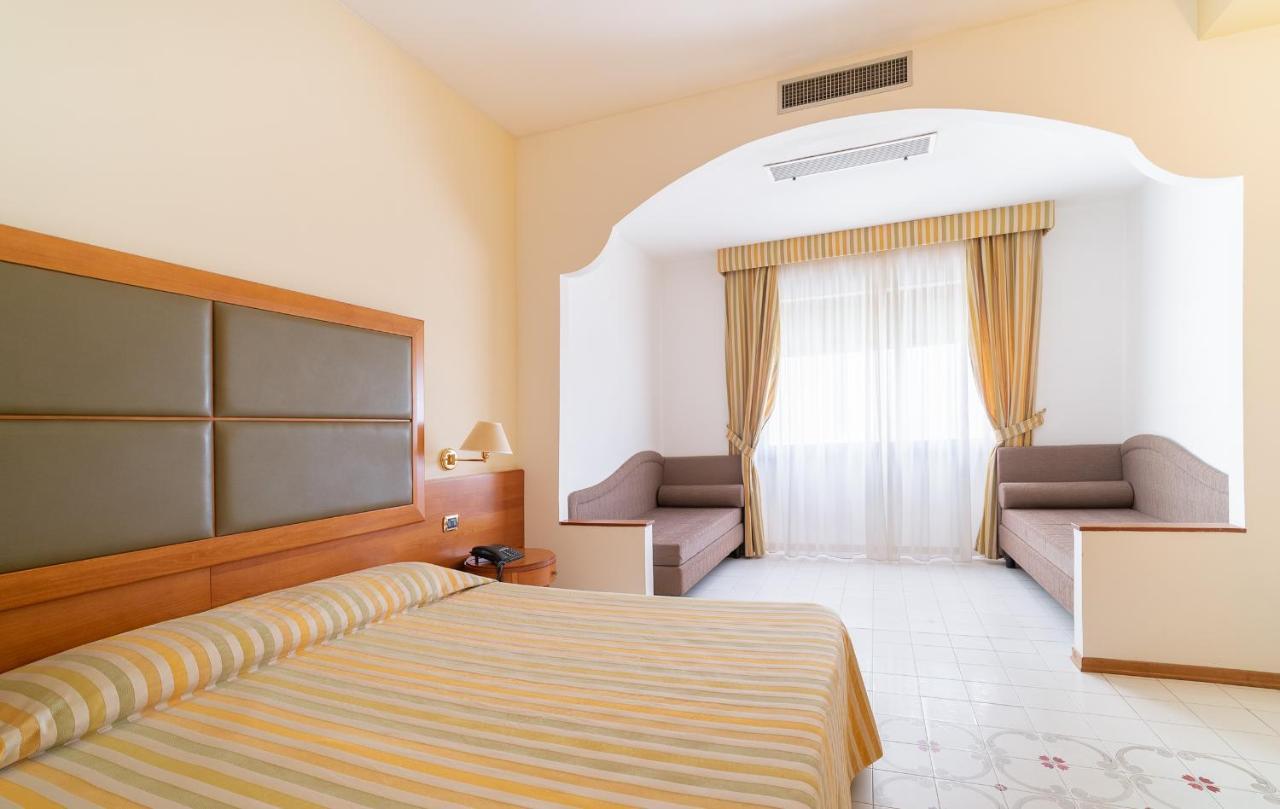 Grand Hotel Don Juan Giulianova Eksteriør bilde